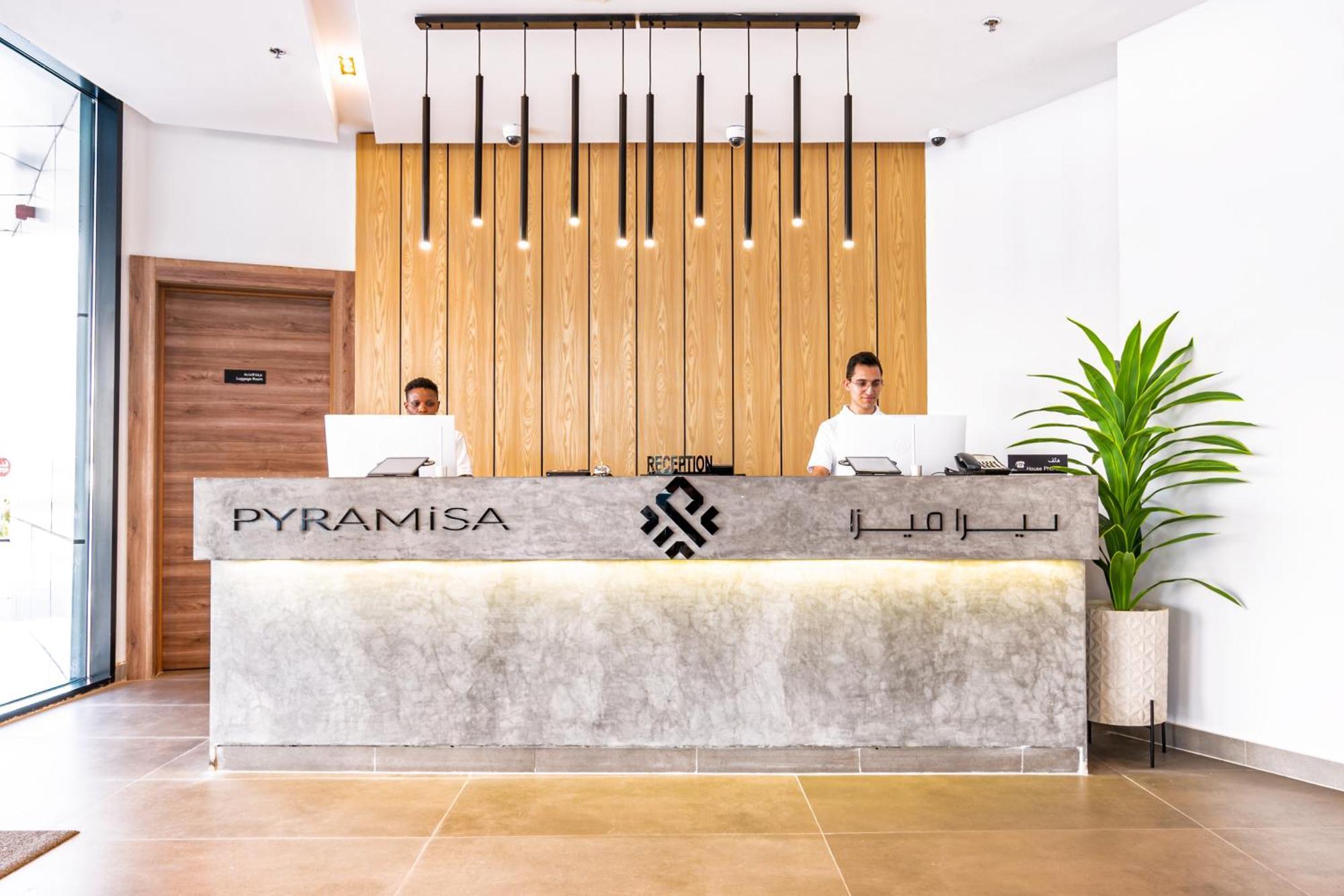 Pyramisa Hotel Apartments Dubai Exterior foto